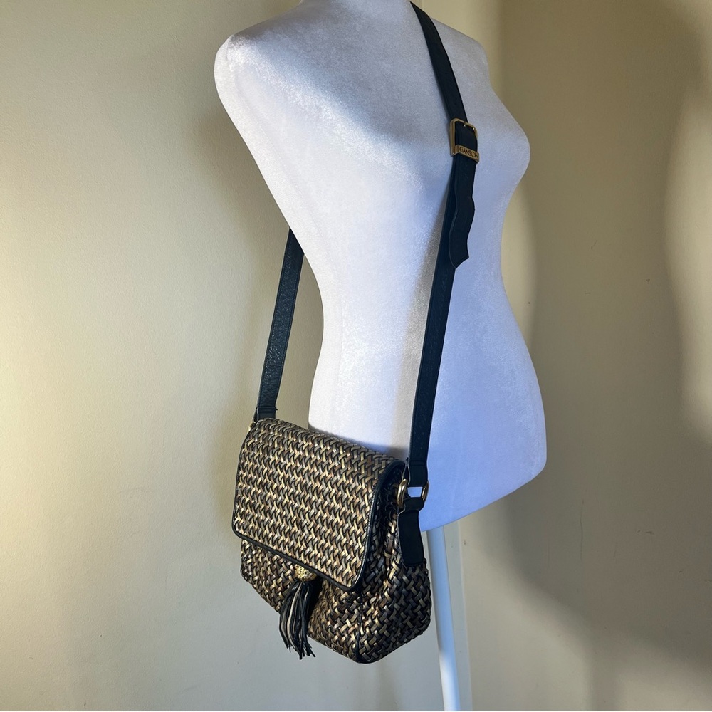 Elegant Woven Crossbody Bag with Tassel - REMARKABLE! - Picture 6 of 14
